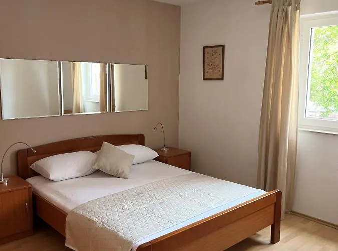 Apartament Araucaria *